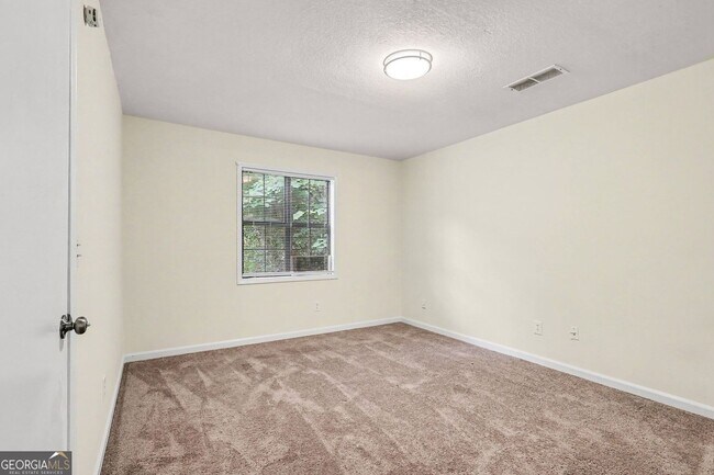 Building Photo - 2623 Dorian Dr SW