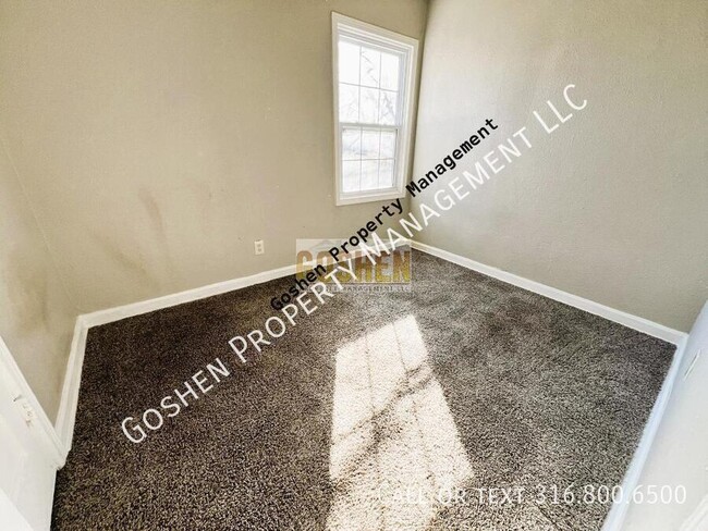 Building Photo - 1653 N Erie Ave