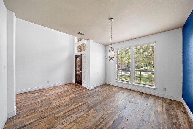 Building Photo - 28915 Crested Butte Dr