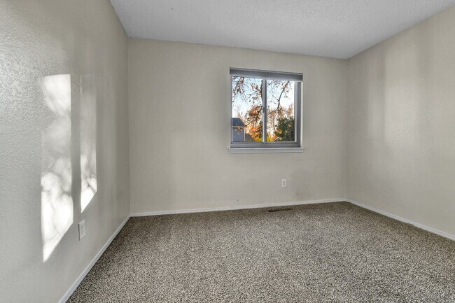 Building Photo - $2,795 - 3 Bed, 2.5 Bath Home in Broomfiel...