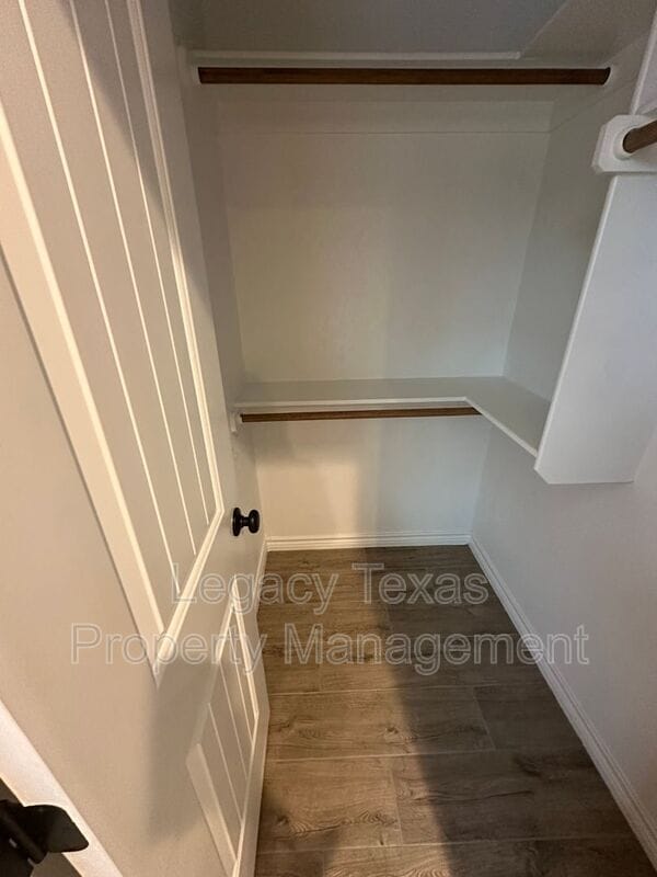 Building Photo - 2323 CR 704