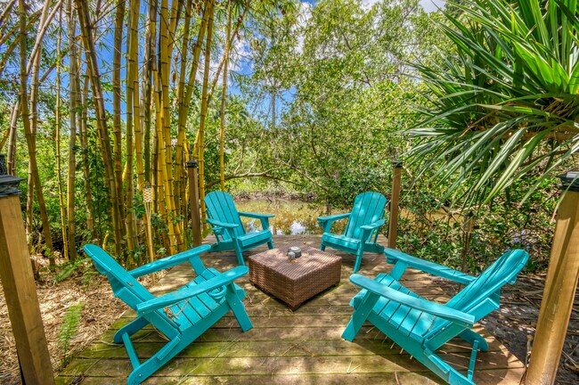 Building Photo - 404 S Caloosahatchee Ave