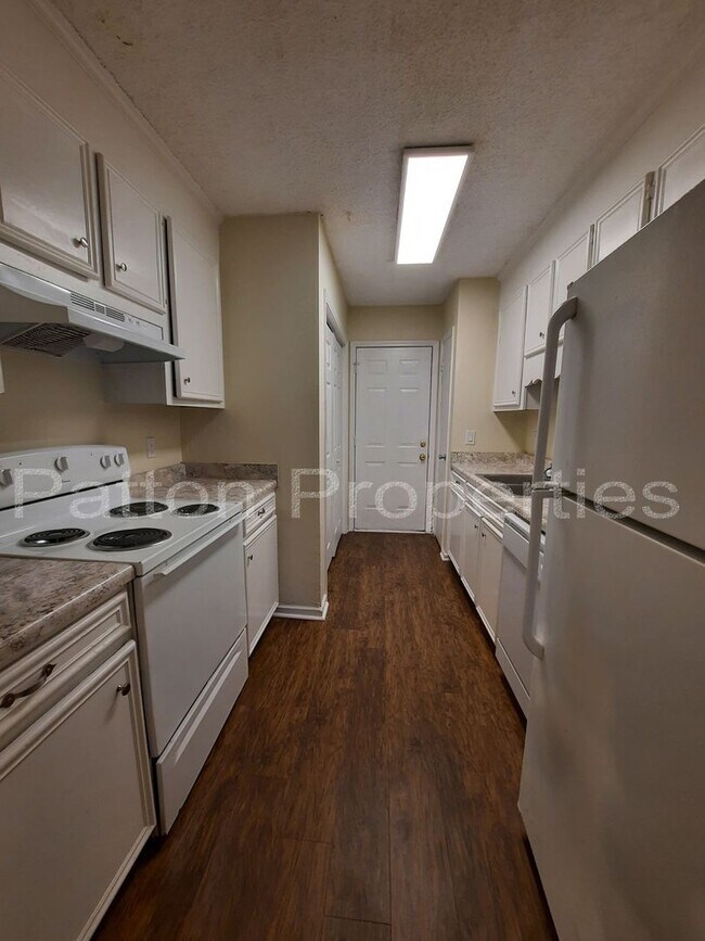 Building Photo - 1833-1835 Kathleen Drive -  Outside CoC -R...