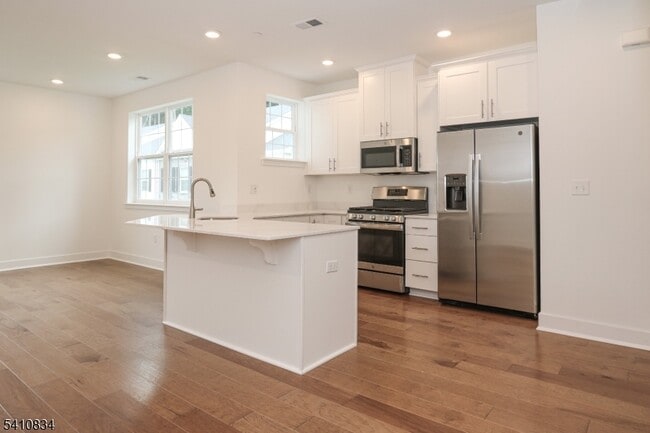 Building Photo - 71 Veterans Wy