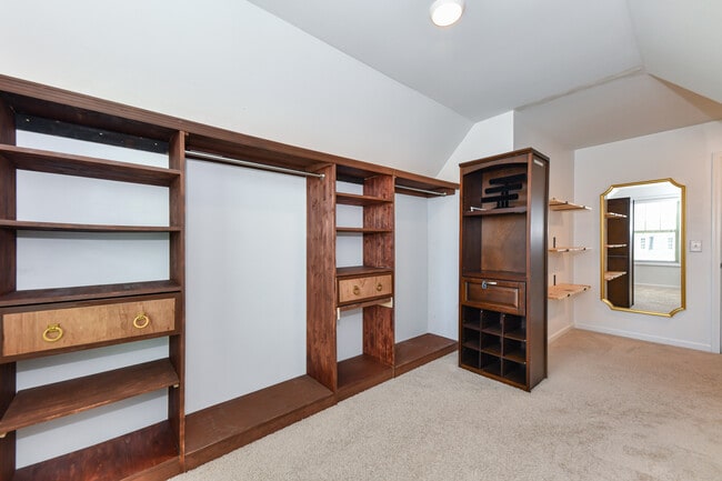 Building Photo - 406 Fairmile Dr