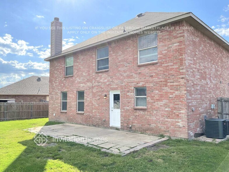Building Photo - 504 Azalea Dr