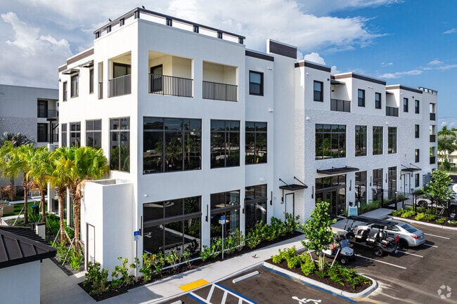 Building Photo - Aspire Naples