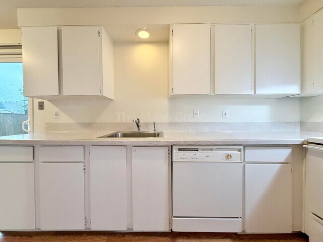 Building Photo - 13938 SE Powell Blvd