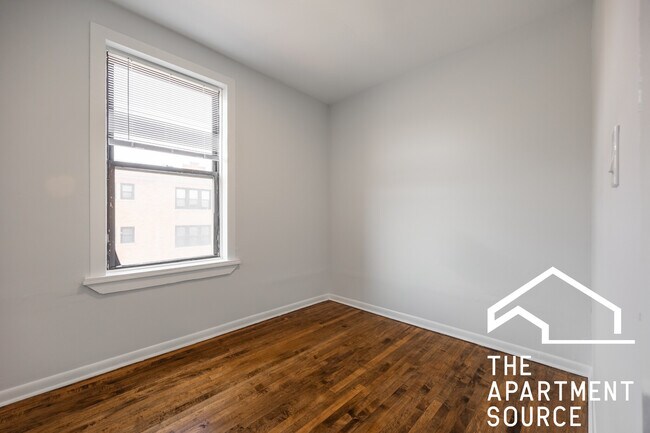 Building Photo - 2842 W Augusta Blvd