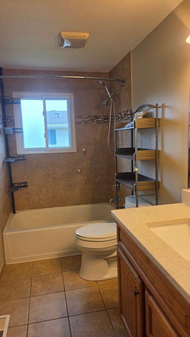 Building Photo - 132 Nauset Ln