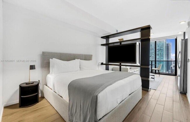 Building Photo - 398 NE 5th St