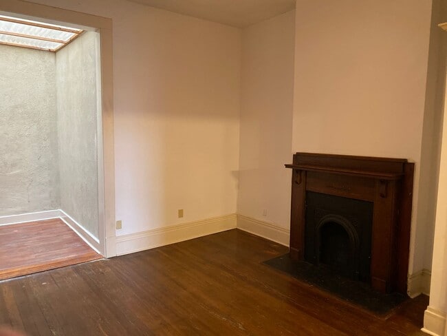 Building Photo - Downtown Apartment