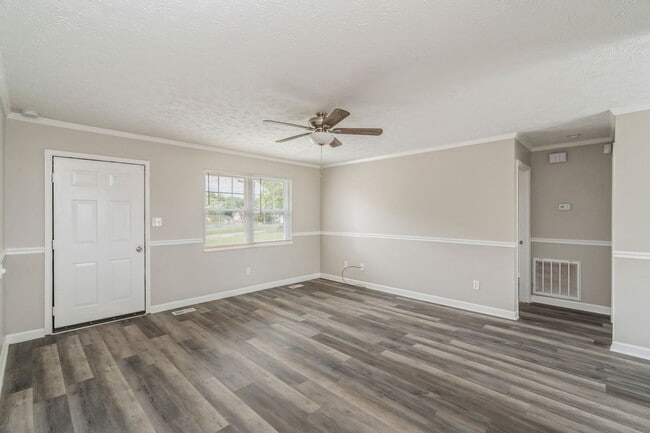 Building Photo - 2832 Vicksburg Ln