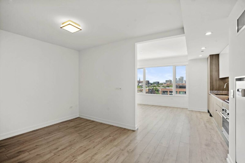 Building Photo - 1120 N Wells St