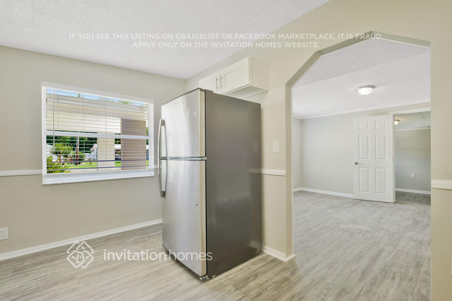 Building Photo - 1761 Merivale Rd S