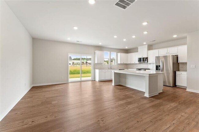 Building Photo - 1303 Farmers Loop