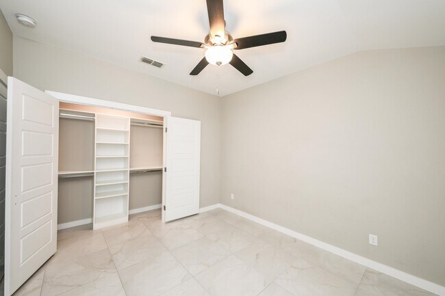 Building Photo - 7106 EL MESON DR