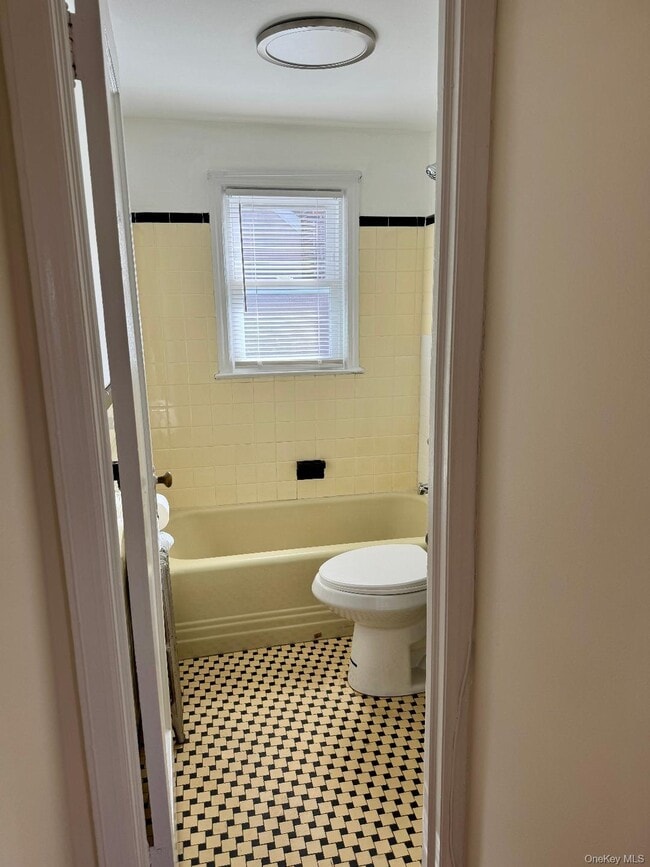 Building Photo - 29 N Long Beach Rd