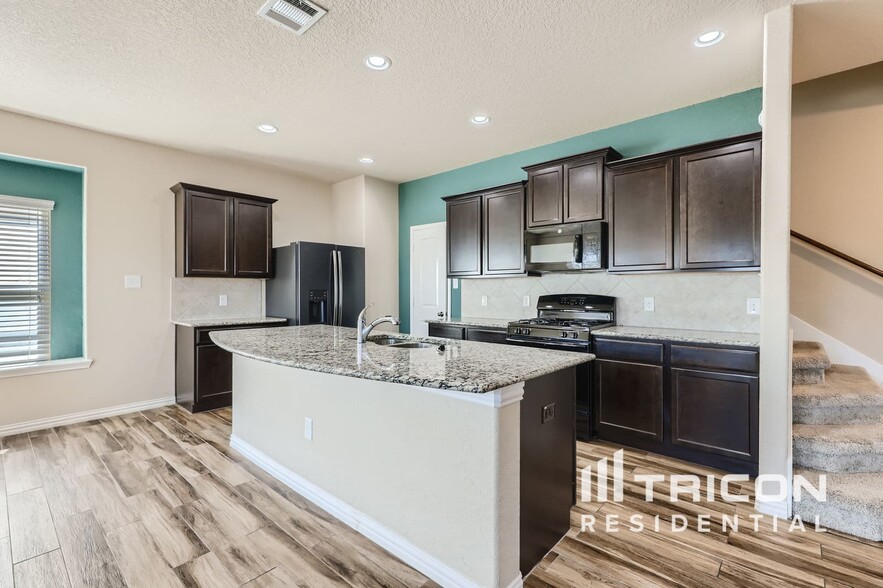 Building Photo - 9731 Marbach Crest