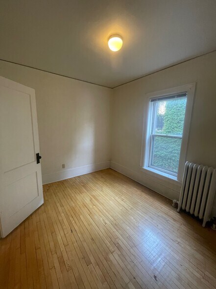 Building Photo - 1228 E Brady St