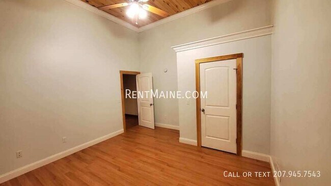 Building Photo - 60 S Factory St