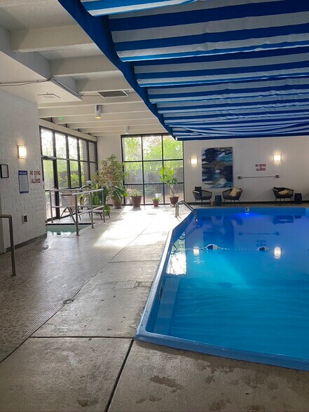 Building Photo - 480 S Marion Pky