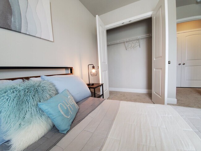 Building Photo - 5764 Callaway Cir