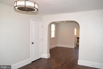 Building Photo - 123 S Matlack St