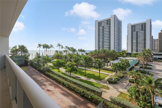 Building Photo - 1850 S Ocean Dr