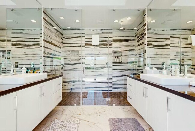 Building Photo - 3534 Ambassador Dr