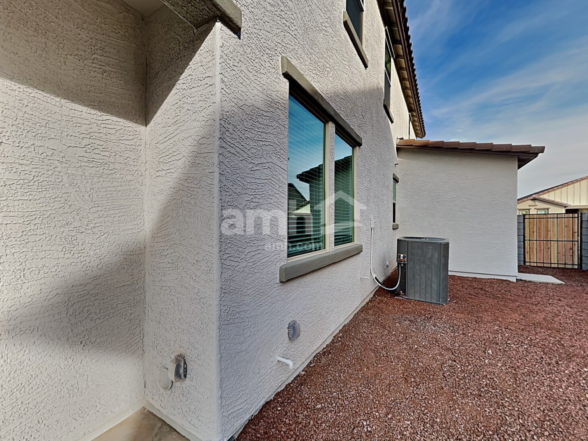 Building Photo - 831 S 150th Dr