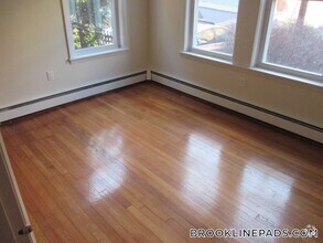 Building Photo - 312 Tappan St
