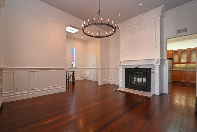 Building Photo - January Special!  Elegant 4 br/2 ba Victor...