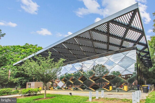 Building Photo - 2107 Fort Davis St SE