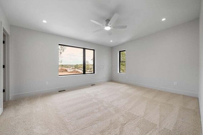Building Photo - 2777 Donna Dr