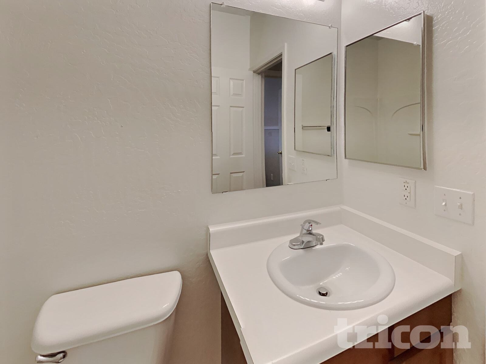 Building Photo - 2097 E Paso Fino Dr