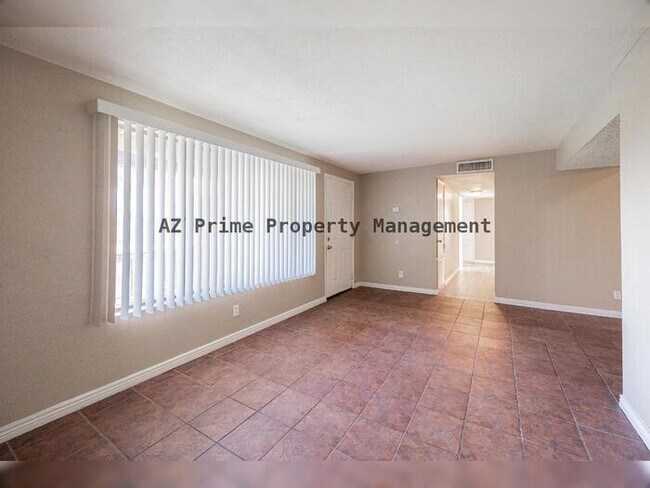 Building Photo - 2411 W Hazelwood St