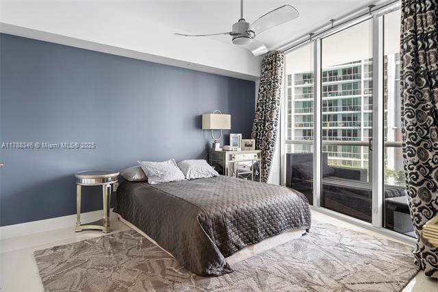 Building Photo - 495 Brickell Ave