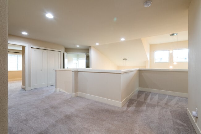 Building Photo - 4077 233rd Pl SE