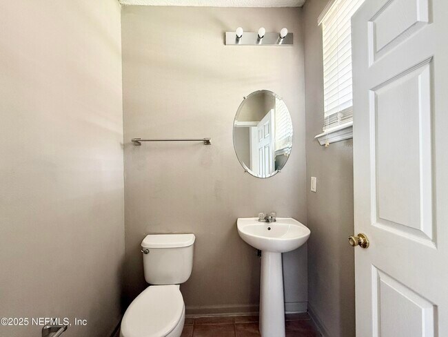 Building Photo - 404 Monet Ave