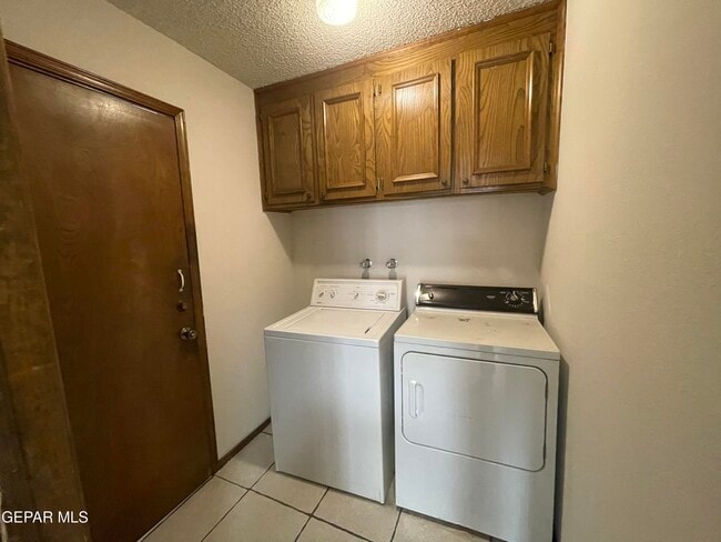 Building Photo - 10640 Islerock Dr