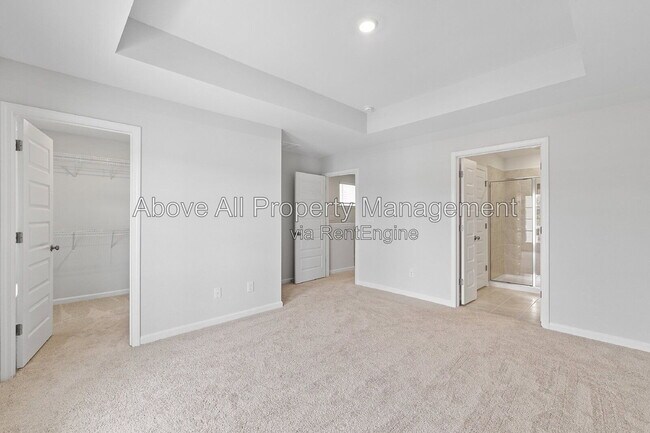 Building Photo - 204 White Oak Gdn Wy