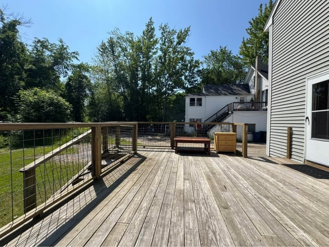 Building Photo - 725 Roosevelt Trail