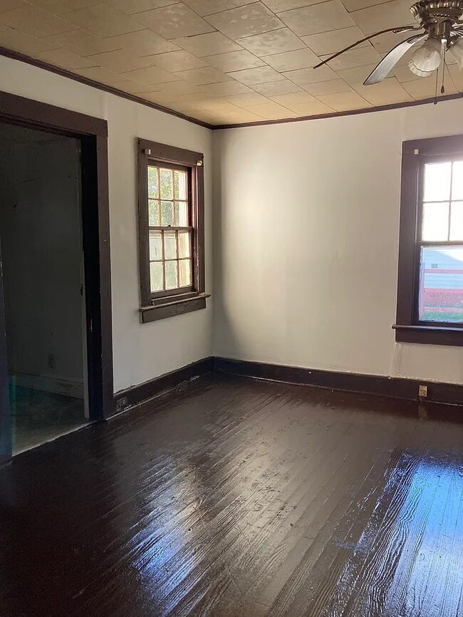 Building Photo - 207 Sims Dr