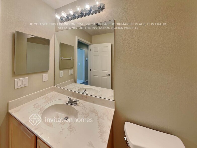 Building Photo - 9730 Moss Rose Way