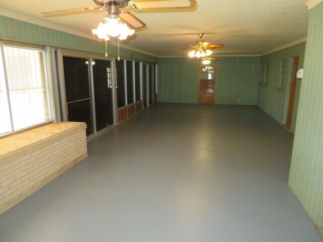 Building Photo - 9607 I-27