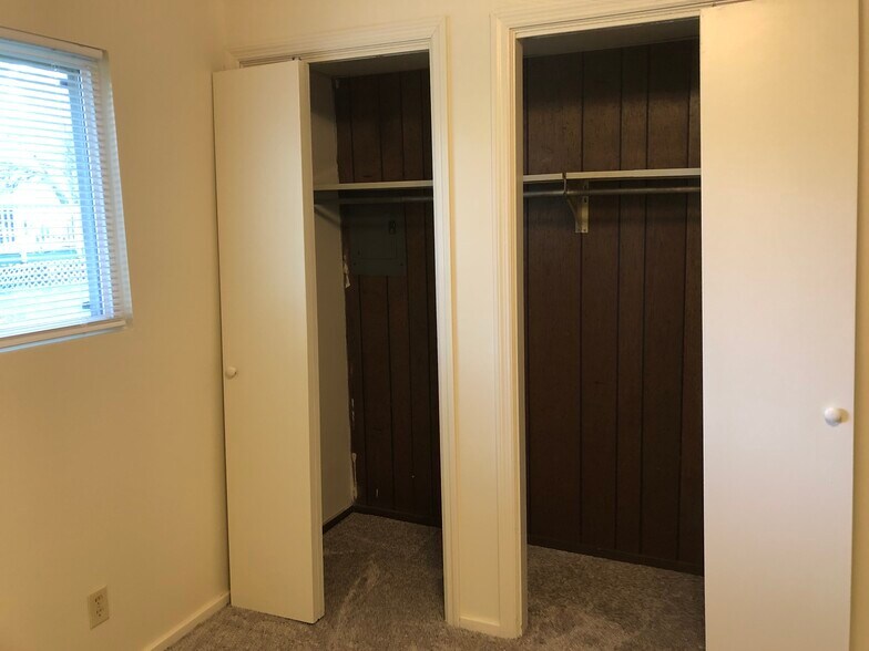 Bedroom #2 Closets - 306 E Henry St