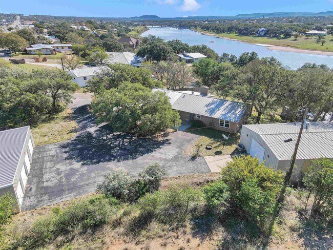 Building Photo - 403 Sunset Dr