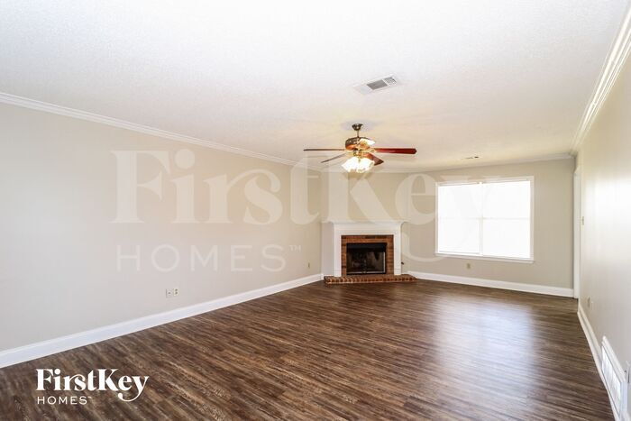 Building Photo - 9689 Kingsridge Dr