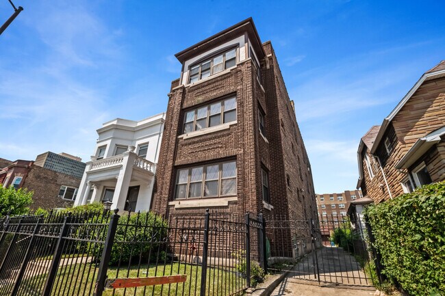 Building Photo - 6144 S Indiana Ave